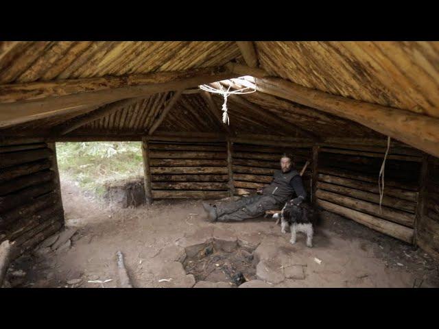 Bushcraft build with hand tools . Reciprocal roof . Shelter fire cabin