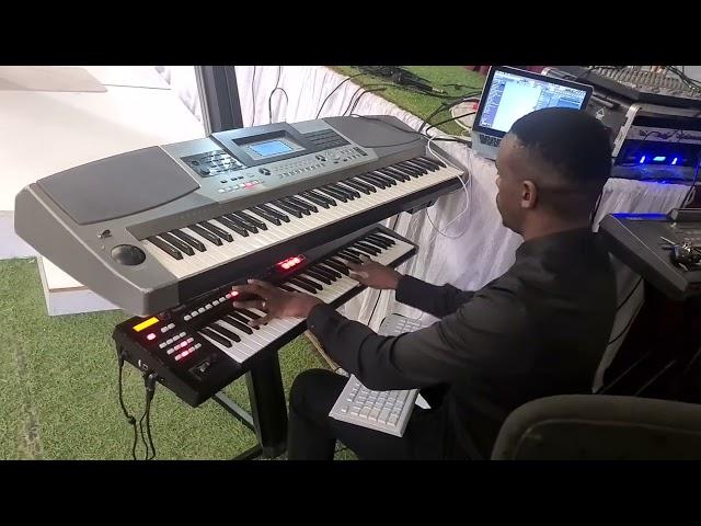 Roland XPS 10 vs Roland E09