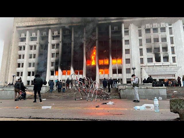 Возле Акимата Алматы насиловали женщин во время беспорядков