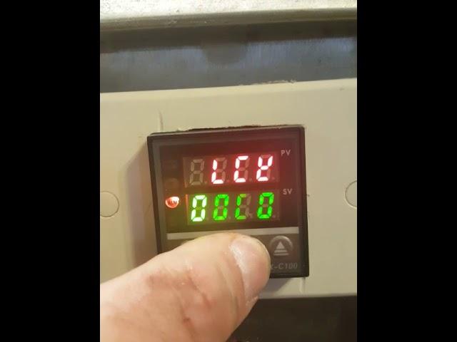 Rex series C100 Temperature controller. How to get into programming the parameters.