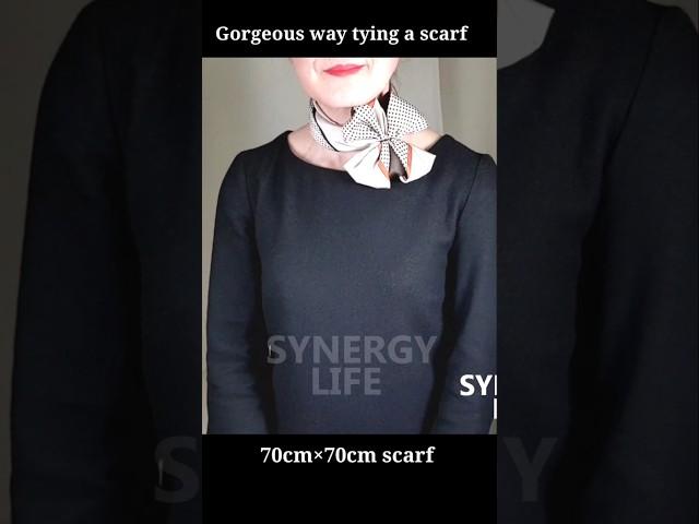 How to tie a scarf in this style? ️