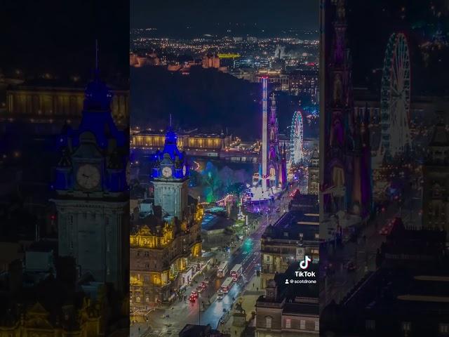 Christmas time in Edinburgh 󠁧󠁢󠁳󠁣󠁴󠁿 #edinburgh #christmas #xmas #drone #scotland