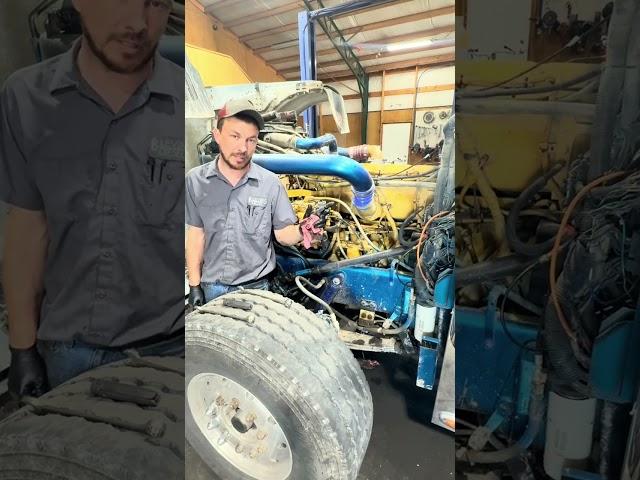 Injector swap! C-15 6NZ #dieselmechanic #peterbilt #mechanic #379peterbilt #trucking #trucker