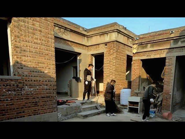 Three brothers bought an abandoned house in the countryside and worked together to renovate it