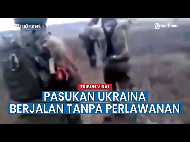 Tentara Rusia Giring Tawanan Perang Ukraina di Donbass