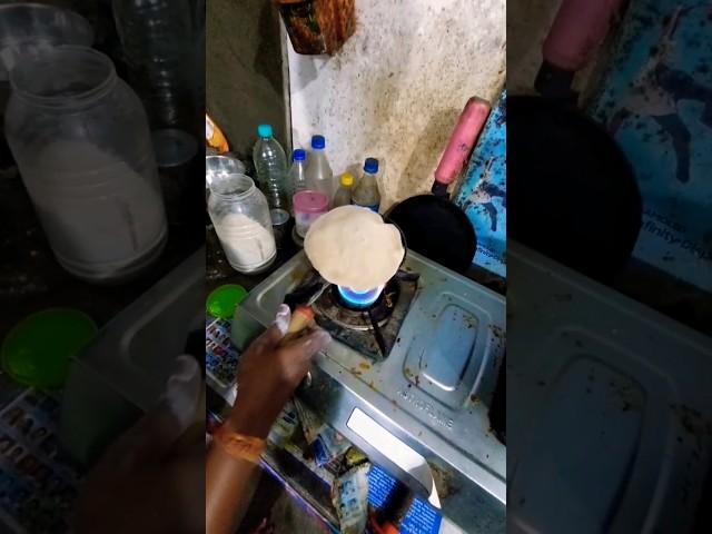 making roti//shortsvideos//ytshorts//Oye bhaina//youtubeshorts