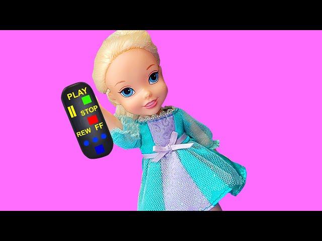 Special remote control ! Elsa & Anna toddlers at school - Barbie doll is the teacher