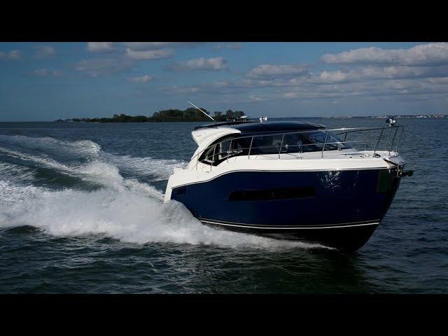 Carver C37 Coupe Running Video