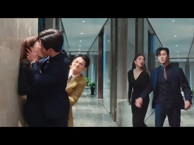 Girl announced her marriage, CEO forced her to kiss her in front of her fiancé | 暮色心迹 Dusk Love