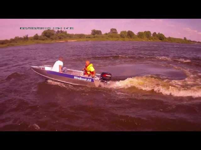 Лодка Windboat 38M глиссер вдвоем под мотором 10 л.с.