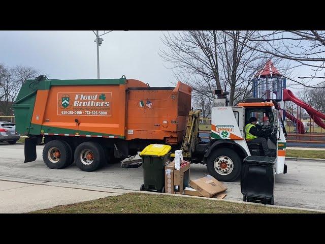 Flood Brothers 221 Mack LEU Heil Python on Post Christmas Recycling