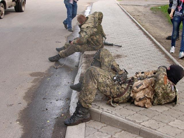 Боец самообороны Славянска: Нас зажали в кольцо... Прорвались с боем... Назад дороги нет!