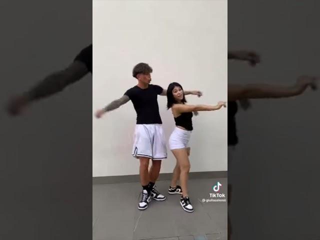 tik tokdi giulia salemi :: 🩹volete altri video di tik toker?