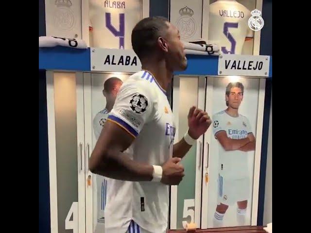 David Alaba's dance show in the locker room of Real Madrid