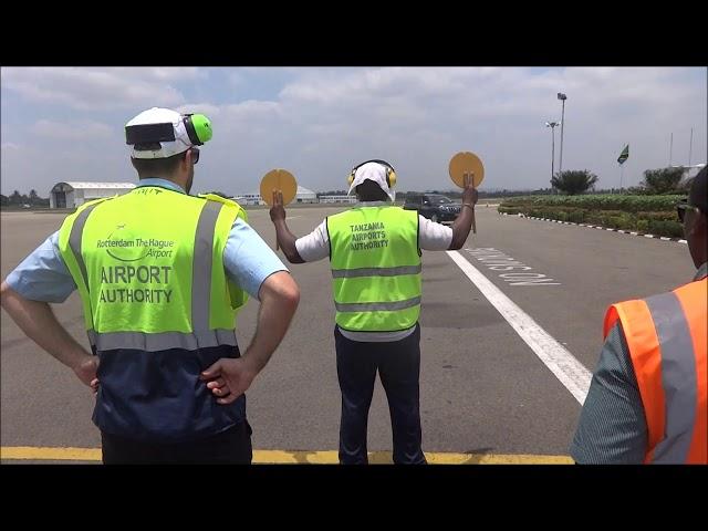 Aircraft Marshalling course AviAssist