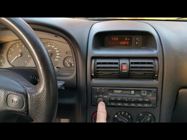 OPEL WAUXHALL ASTRA G CAR 300 DECODING THE RADIO (Kód beírása)