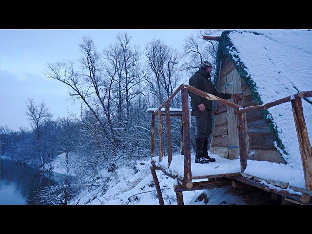 SAUNA BY THE RIVER | SWIMMING IN THE COLD RIVER