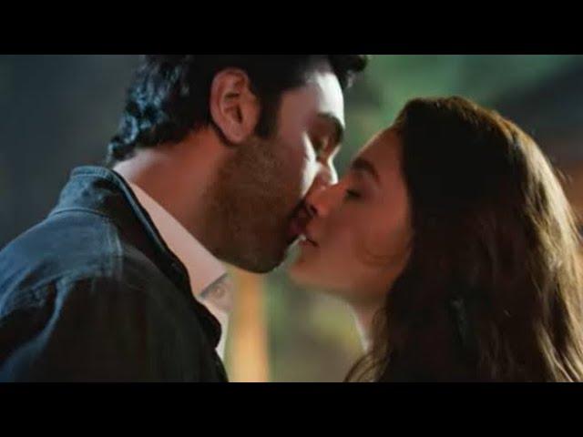 Alia Bhatt Hot Kissing Scene | Ranbir Kapoor And Kareena Kapoor  Hot Kissing Scene |