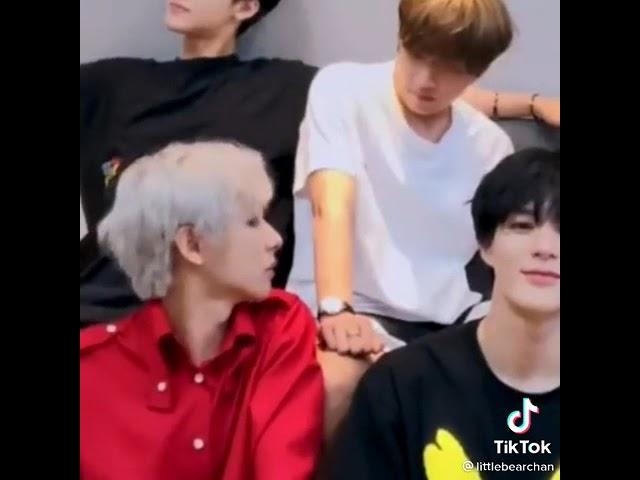 what a weird tension we have here RENHYUCK VLIVE