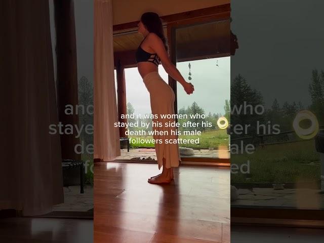 The ASMR of this video though  . . . . #feminine #feminst #jesus #christian #yoga #handstands