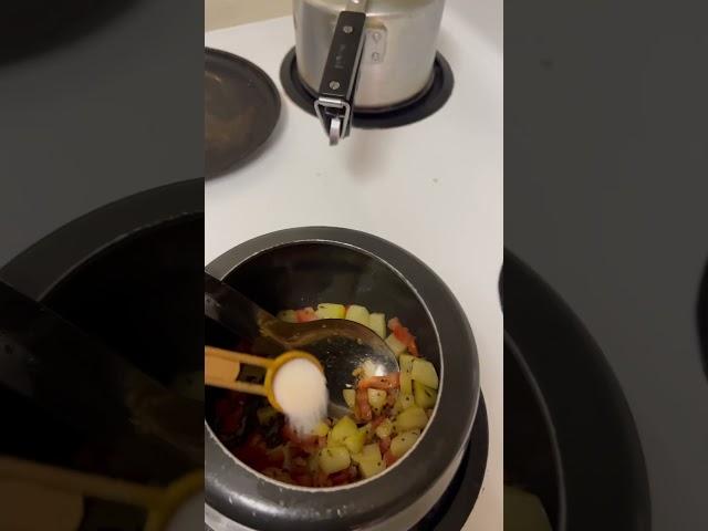 Macaroni in pressure cooker…Different style to cook.. #macaronirecipe #foodshorts #foodlover #snacks