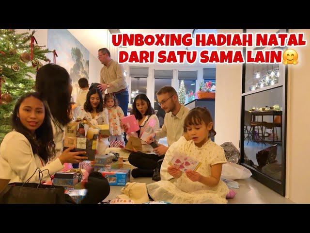 SALING MEMBERI HADIAH DI HARI NATAL LANGSUNG UNBOXING