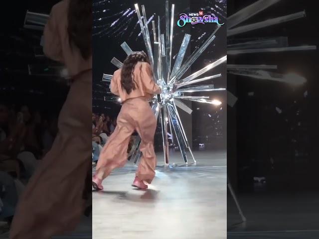 Saba Azad Dances Her Way Through The Ramp At Lakme Fashion Week | Dance Shorts | N18S | #shorts