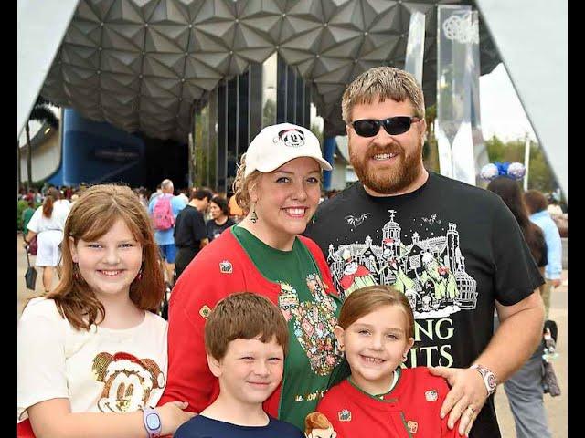 Cookie Stroll at EPCOT Festival of the Holidays 2024 #disney #cookies #epcot #wdw #christmas