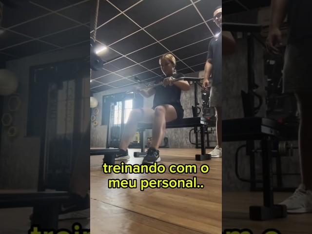 Treinando na academia. #treino #mulher #academia #meninaacademia #shorts #viralizou #viral #foryou