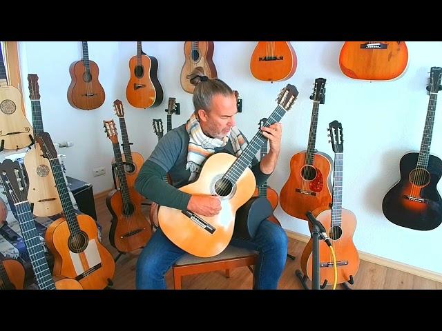 Arcangel Fernandez 1964 rare classical guitar - hard to find in this condition and sound quality