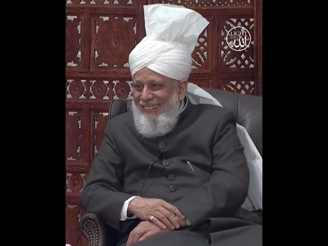 Funny Moments of Hazoor with Jamaat  /Ahmadiyya True Islam /MTA