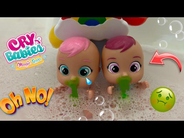 Cry baby dolls get Sick in the Bath! 