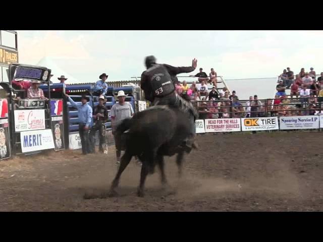 Beau Hill vs. CS868 Everything Cowboy Manor, SK PBR Canada '12