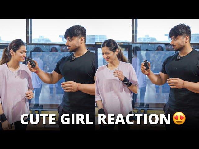 MAKING PEOPLE TRY SMELLING SALT IN A COMMERCIAL GYM - CRAZY REACTIONS 