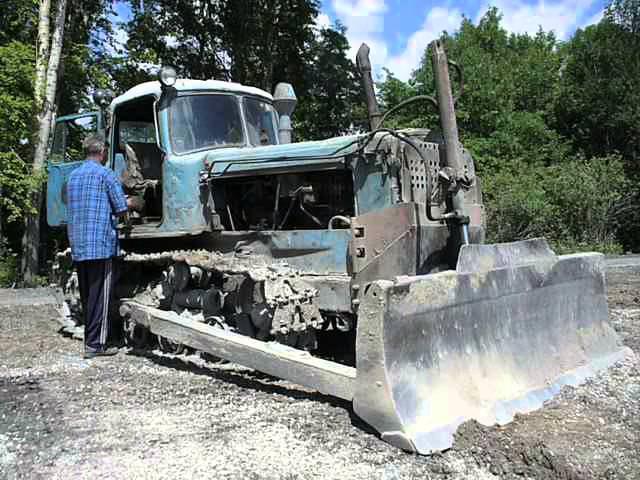 DZ-42 old soviet dozer diesel start