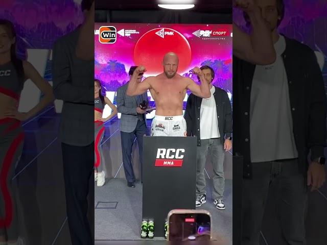 Шлеменко и Куат Хамитов / Добрая битва взглядов #шлеменко #mma