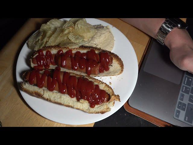 ASMR - HOTDOGS AND CHIPS EATING SOUNDS