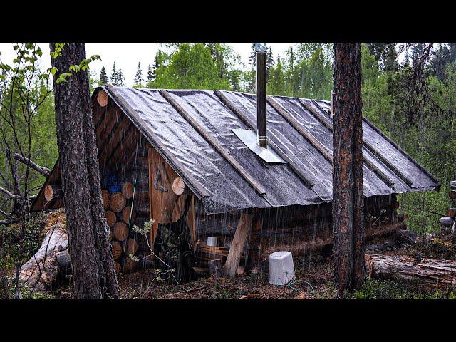 РЫБАЛКА НА ТАЁЖНОЙ РЕЧКЕ В РАЙОНЕ ИЗБЫ БОРОВОЙ. БЫТ, РЕМОНТ, ПЕРЕЖИДАЮ ДОЖДЬ В ИЗБЕ.