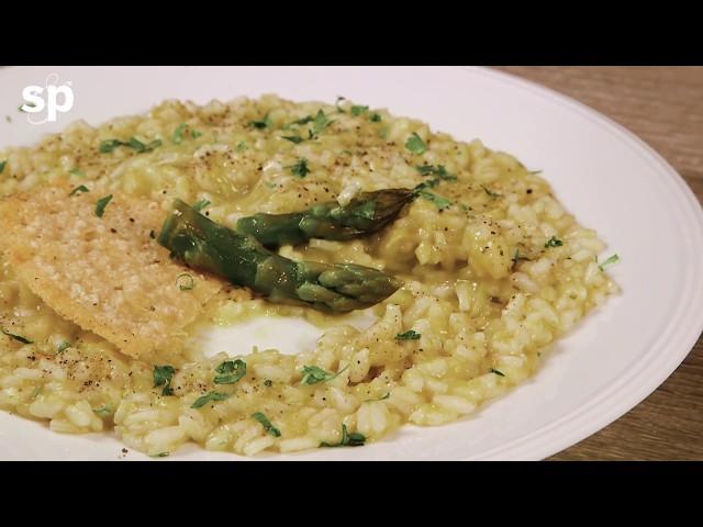 Risotto agli asparagi con cialde di grana