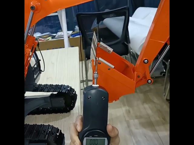 HITACHI 1/12 hydraulic RC excavator test digging force!