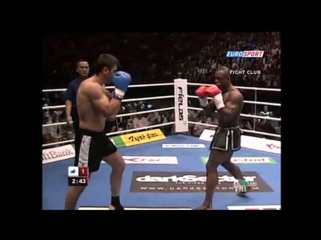 Melvin Manhoef vs Ruslan Karaev.