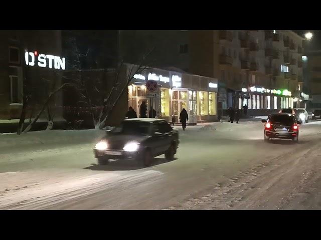 Воркута. 16.11.24. Вечерняя прогулка по центру.