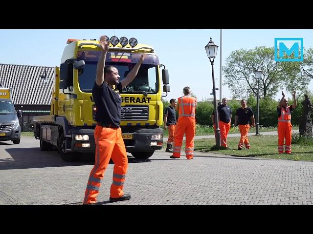 23-04-2020 Bergers van Eijck en van Egeraat steken zorgcentrum Kloosterhoeve hart onder de riem