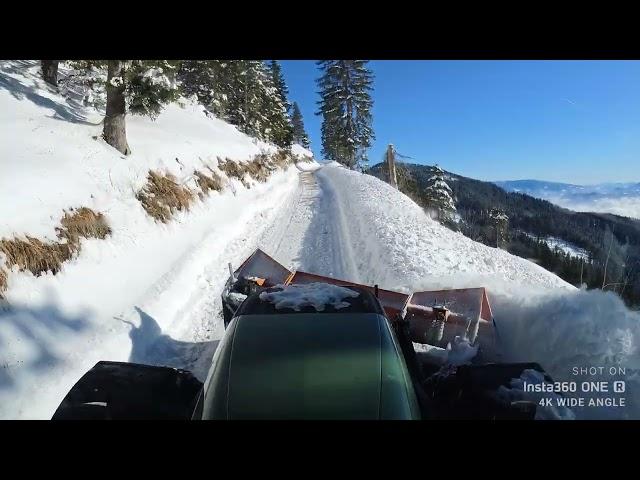 Winterdienst ️ 2024  Fendt 211 ️  damaged snow plow 3️ sunny sky ️ nice weather, beautiful day