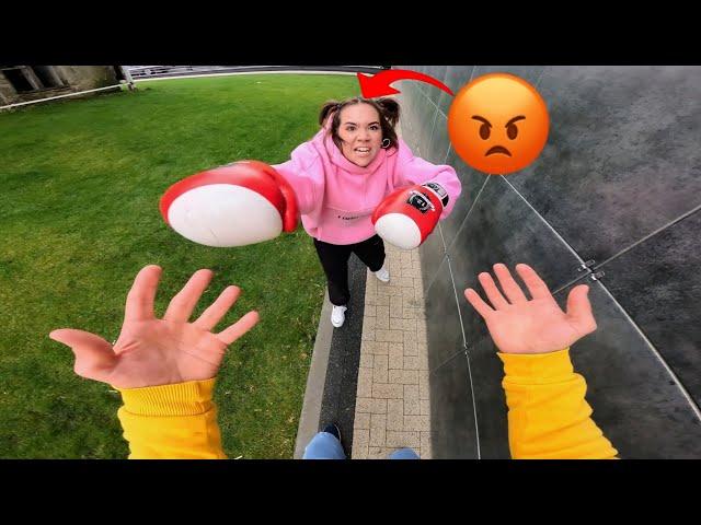 ESCAPING CRAZY BOXING GIRL (Funny ParkourPOV Christmas)