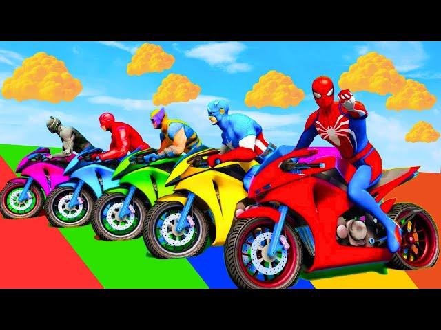 الأبطال الخارقين على القضبان دوامة قمع جسر  SPIDER MAN!on Motorcycle in Spiral Bridge Stunt Rid