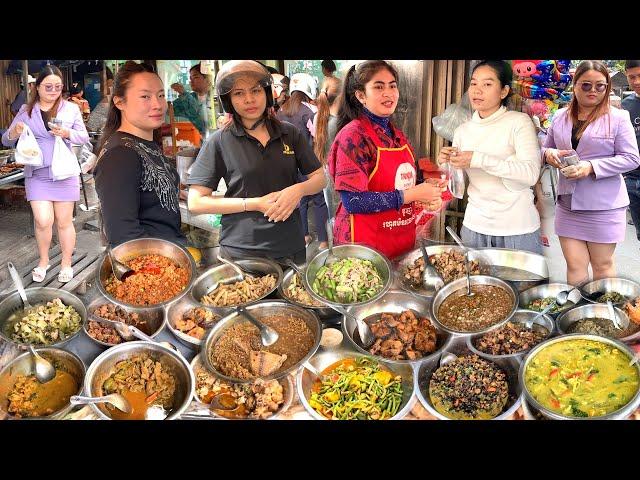 Plenty of Very Delicious & Cheap Street Food at Kampuchea Krom Market - Fried Food, Sausages & More