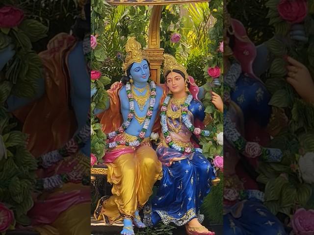 Radha ke man mein bus Gaye Kunj Bihari Vrindavan ke Swami Radhe Radhe #krishna #harekrishna