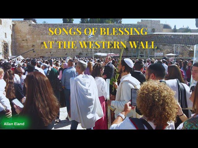 Beautiful Songs of Blessing Fill the Air at the Western Wall - Jerusalem Sukkot 2024