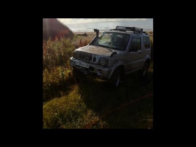 TLC Prado и Suzuki Jimny и небольшой брод